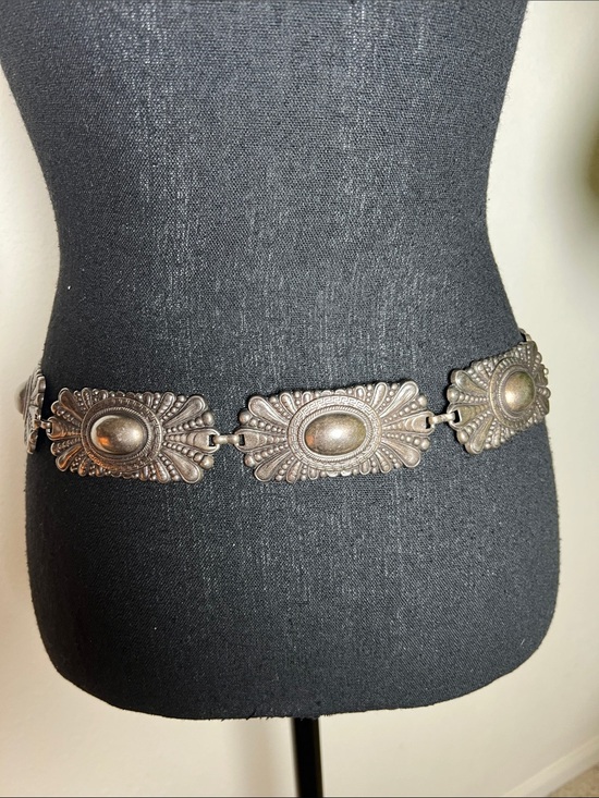 ESCADA Women’s Gun Metal Vintage Ornate Concho Belt Made in Spain HEAVY!! main image 16